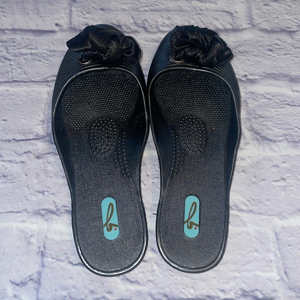 Oka B. Slides - Medium - Charcoal Gray with Black Bow - Picture 3 of 7